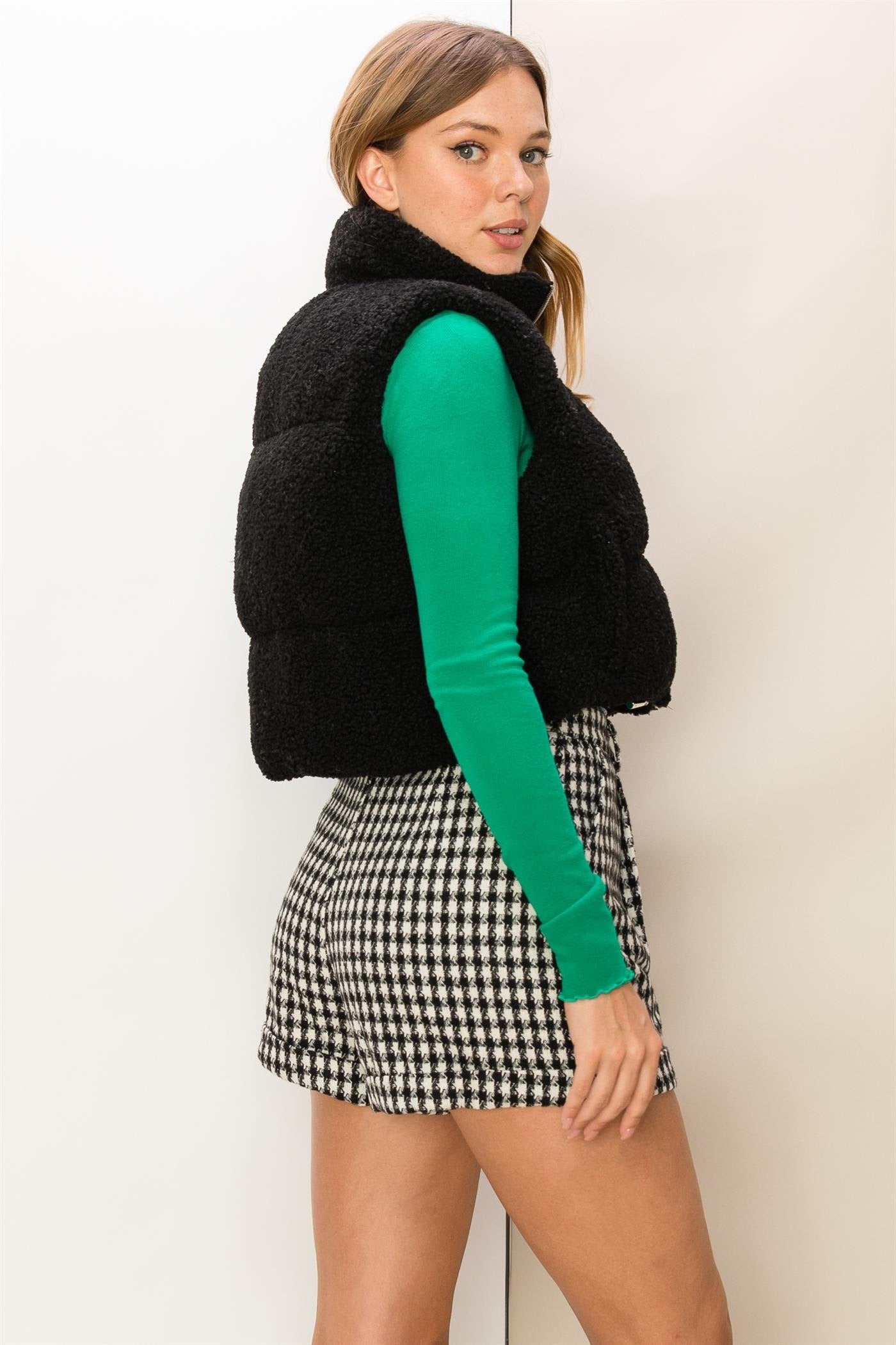Kelsey Furry Vest Black – Chic Layering Piece for Cool Days