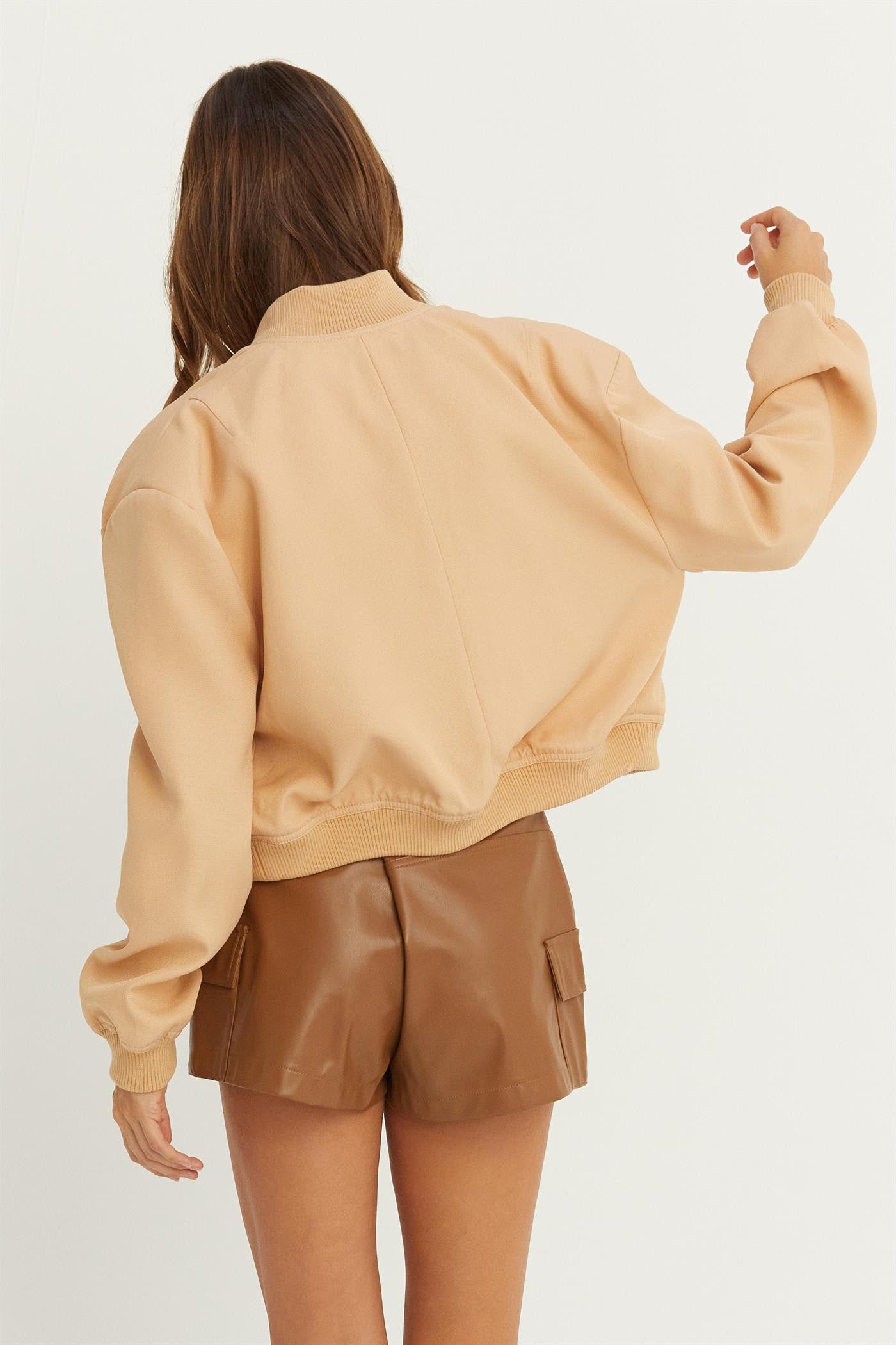 Ember Jacket Short – Modern Cropped Jacket with Effortless Style