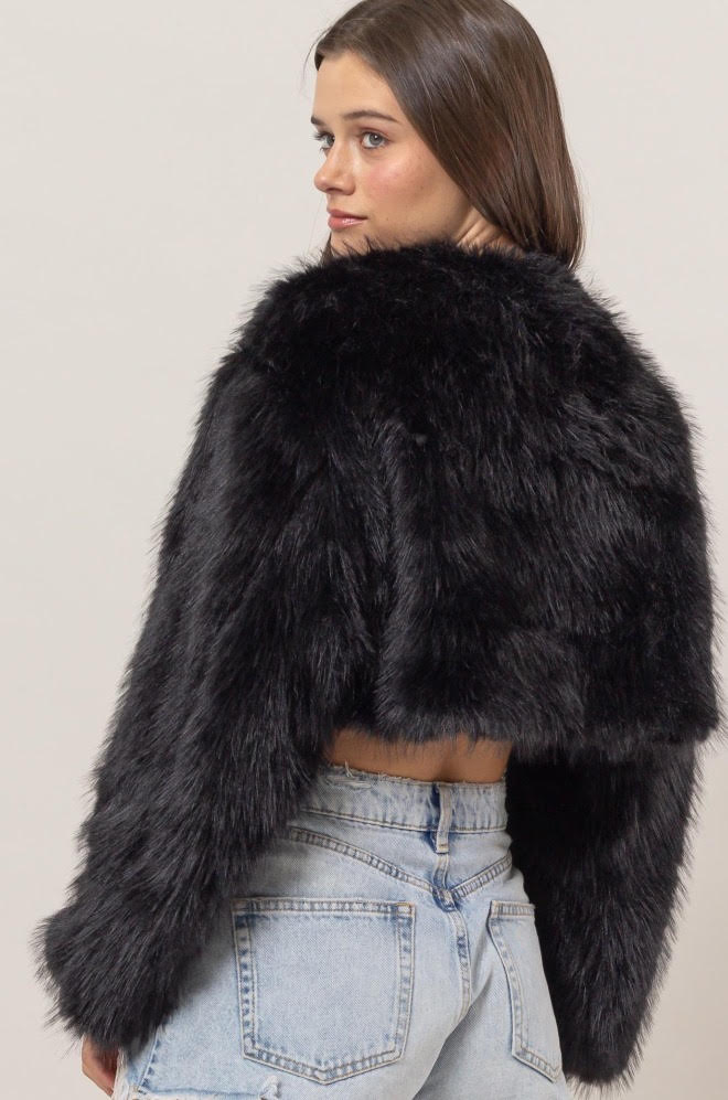 Chloe Coat Black – Classic Black Coat with Modern Elegance