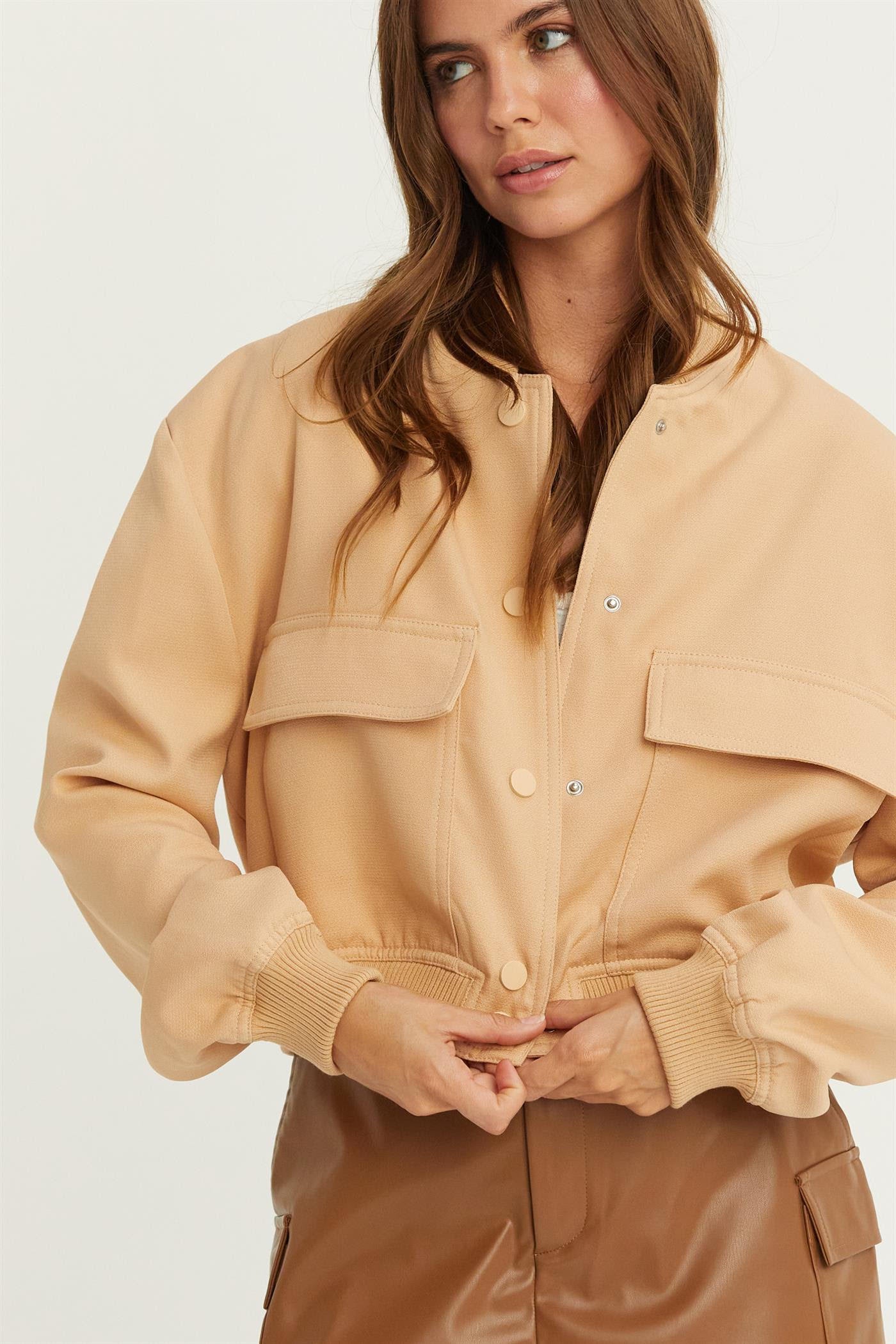 Ember Jacket Short – Modern Cropped Jacket with Effortless Style