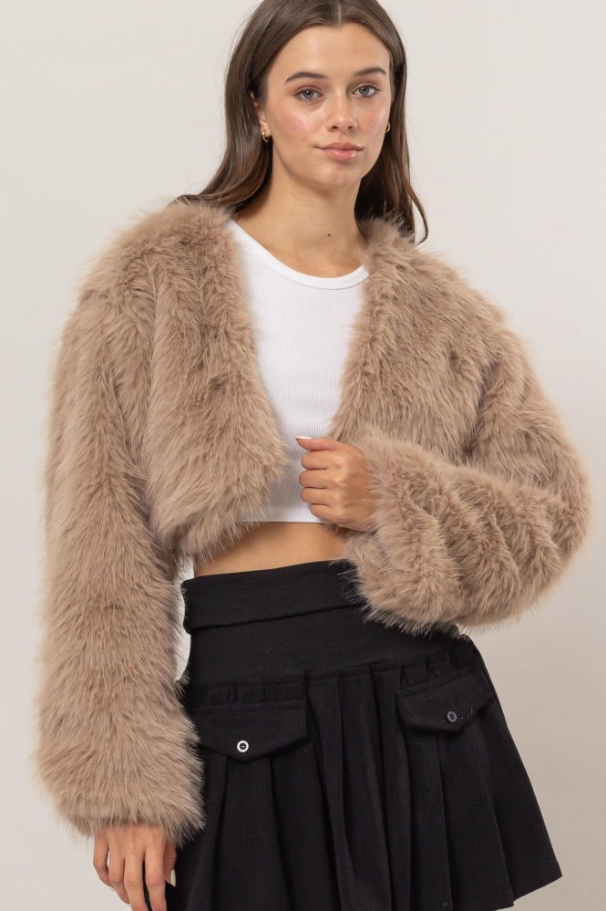 Chloe Coat Fur Taupe – Luxe Warmth in a Soft Neutral Shade