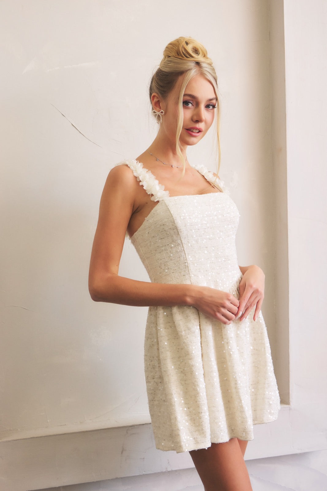 Ema Flower Details – Exquisite Floral Elegance in Every Piece