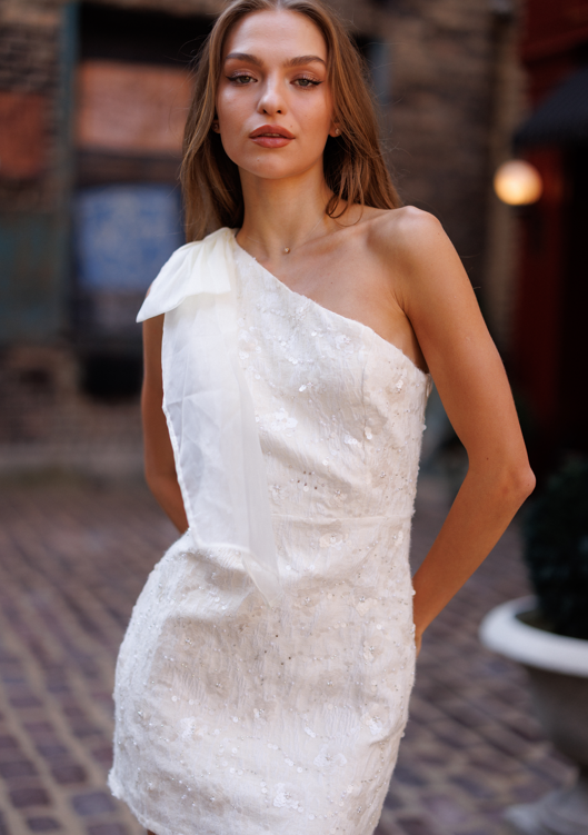 Leah Dress – Chic & Timeless Style for Any Occasion