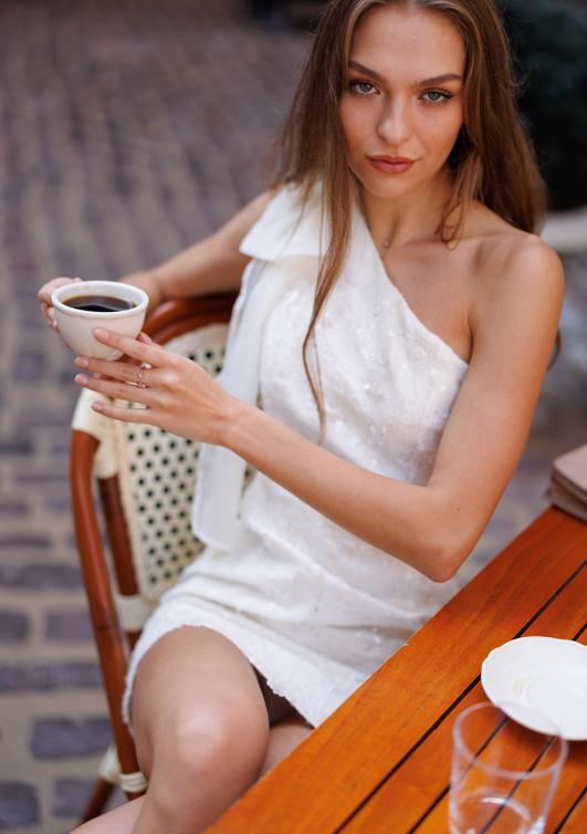 Leah Dress – Chic & Timeless Style for Any Occasion