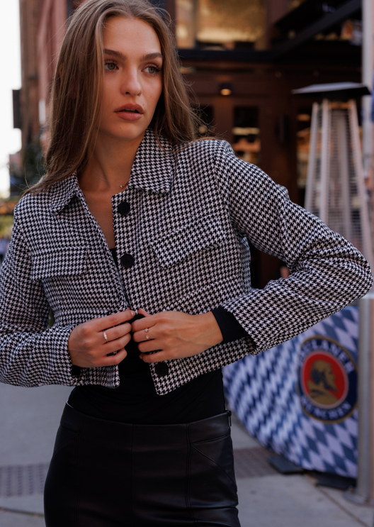 Emma Black and White Jacket – Sleek Contrast, Timeless Style