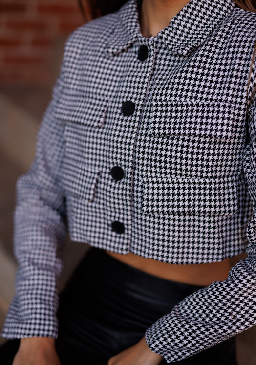 Emma Black and White Jacket – Sleek Contrast, Timeless Style