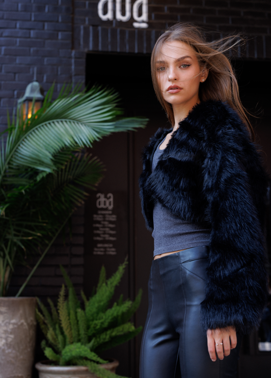 Chloe Coat Black – Classic Black Coat with Modern Elegance