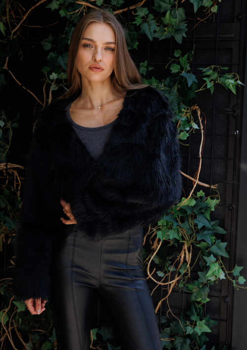 Chloe Coat Black – Classic Black Coat with Modern Elegance