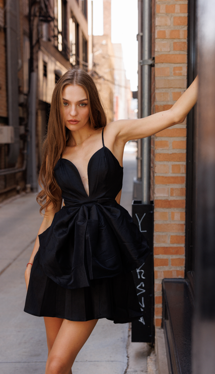 Lucy Romantic Dress – Feminine Elegance for Every Occasion